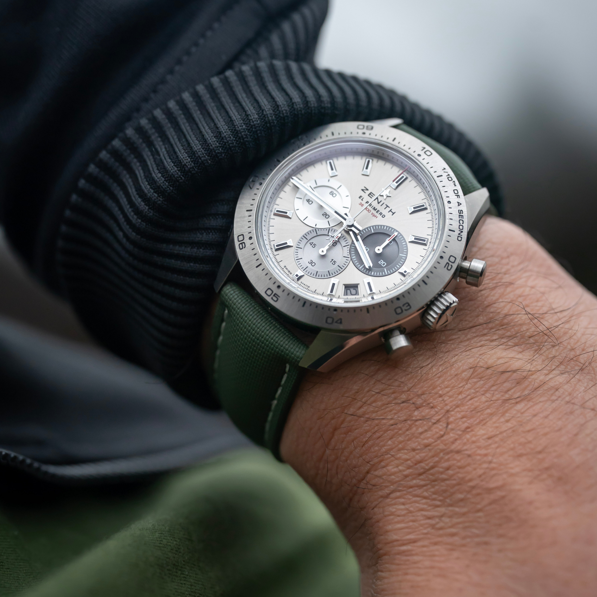 Loop-less™ HydroFlex™ | Orbital Moss Edition | Green Strap with White Stitching